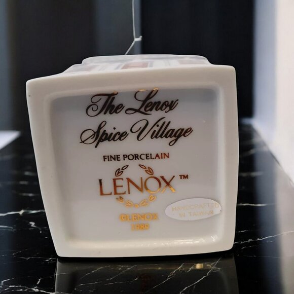 The Lenox Spice Village CLOVE Jar House Fine Porcelain 1989 - Picture 2 of 9